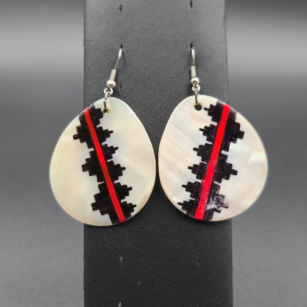 Silvertone Unique Pattern Large Shell Earrings B8… - image 1